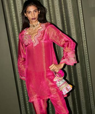 Pink embroidered chanderi kurta set 3