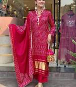 Women Bandhani Printed Regular Thread Work Pure Silk Kurta with Palazzos & With Dupatta