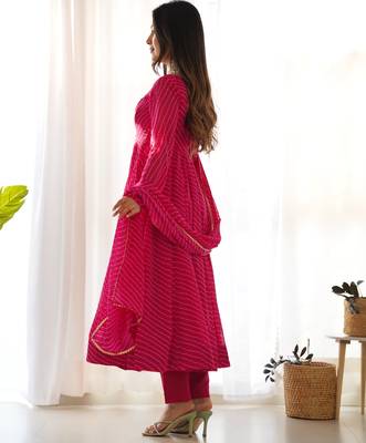 Women faux georgette leheriya print fully flair anrkali ,pant with dupatta 4