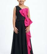 Black and pink one-shoulder party outfit