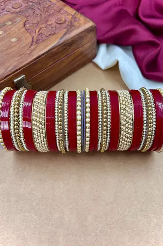 Elegant pearl punjabi wedding chuda