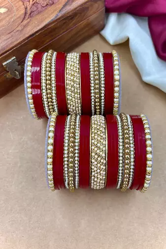 Elegant pearl punjabi wedding chuda