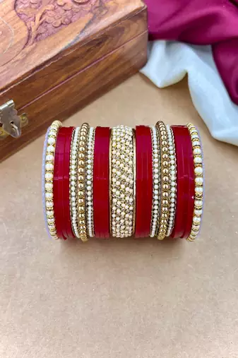 Elegant pearl punjabi wedding chuda