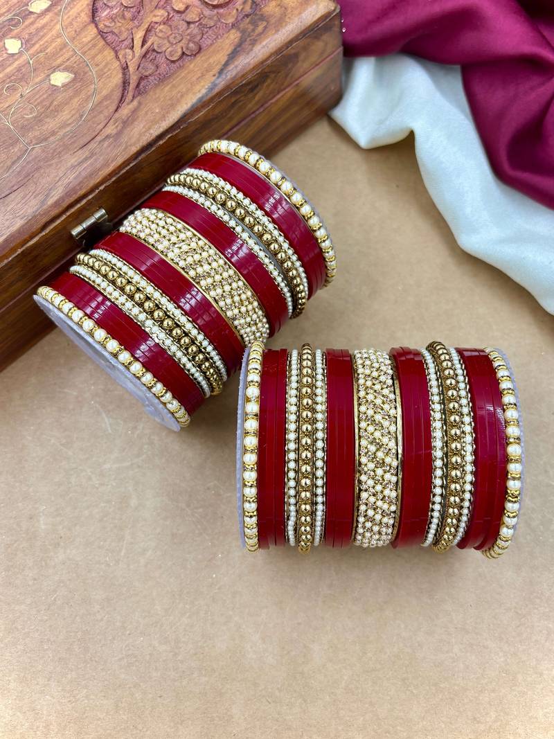 Elegant pearl punjabi wedding chuda