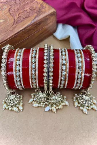 Royal hanging kundan punjabi wedding chuda