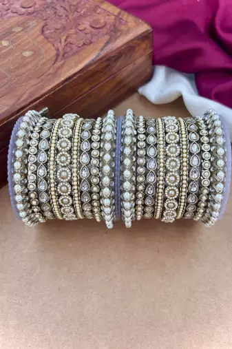 Antique finish pearl bangles set