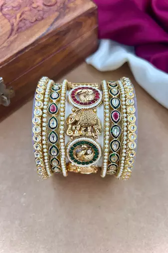 Royal rajwada style bangles set