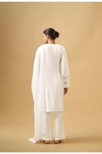 Classic white viscose rayon kurta set with organza dupatta