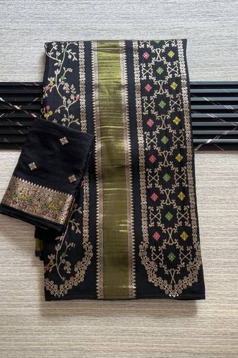 Black Color Purely Hand Daying Chinya Tisu Viscose Khaddi Crepe Georgette Saree