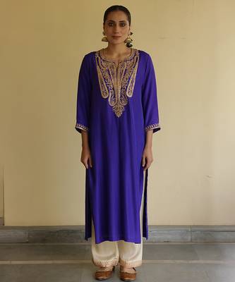 Blue embroidered silk kurta set 1