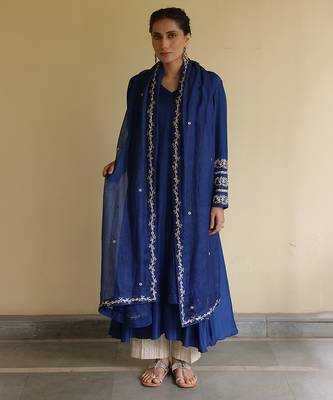 Blue embroidered silk kurta set 1