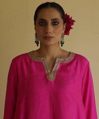 Pink embroidered silk kurta set 3