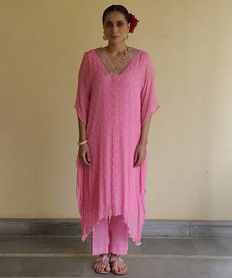Pink embroidered chiffon kaftan 1