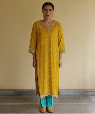 Yellow embroidered chiffon kurta set 1