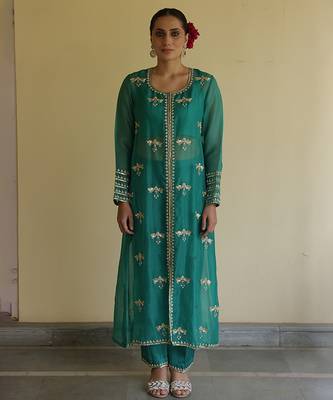 Teal green embroidered organza kurta set 2