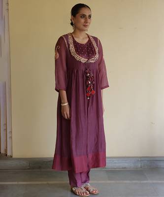 Purple wine embroidered chanderi kurta set 2