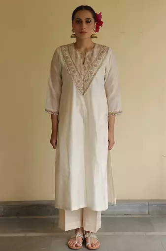 Ivory embroidered chanderi kurta set