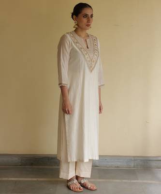 Ivory embroidered chanderi kurta set 2