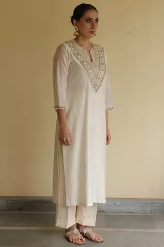 Ivory embroidered chanderi kurta set