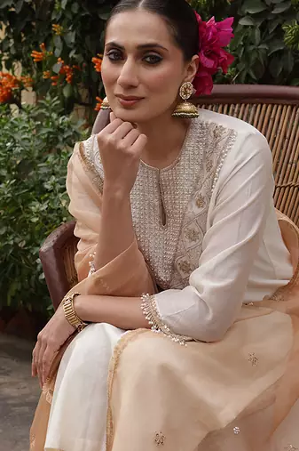 Ivory embroidered chanderi kurta set