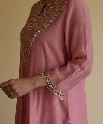 Pink embroidered chanderi kurta set 3