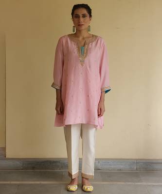 Peach embroidered silk kurta set 1