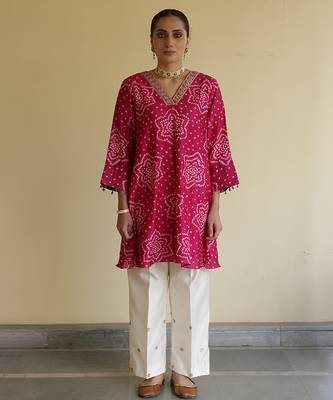 Magenta embroidered chanderi kurta set 1
