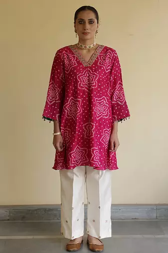 Magenta embroidered chanderi kurta set