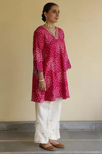 Magenta embroidered chanderi kurta set