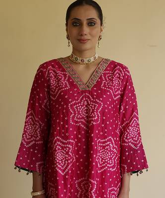 Magenta embroidered chanderi kurta set 4