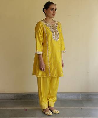 Yellow embroidered silk kurta set 2