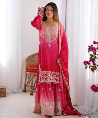 Blush pink embellished kurta setfuchsia pink hand-embroidered ethnic set 1