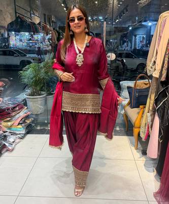 Red embroidered salwar kameez set 1
