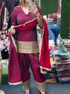 Red embroidered salwar kameez set 2