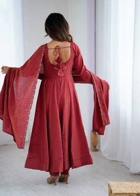 Maroon roman shimmer chanderi silk blend embroidered anarkali set 4