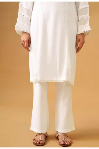 Classic white viscose rayon kurta set with organza dupatta