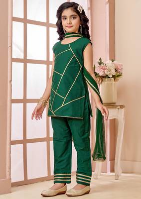 Green  art silk straight cut kids salwar suits 3