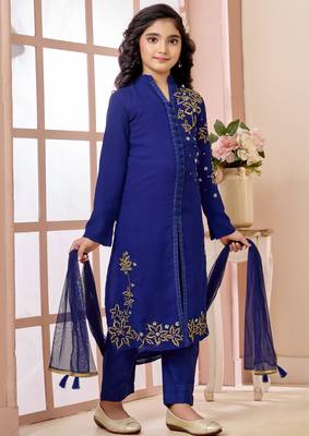 Blue hand embroidery fauxgeorgette straight cut kids salwar suits 3