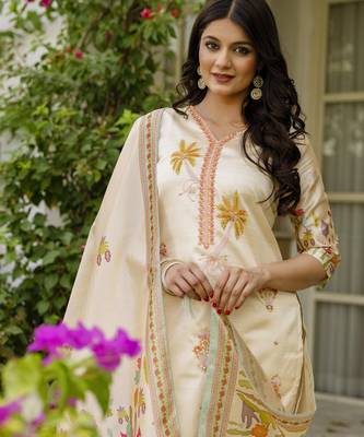 Women's cream viscose silk sequin & stone embroidered kurta pant set with printed silk dupatta 4