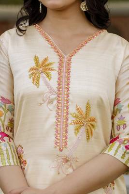 Women's cream viscose silk sequin & stone embroidered kurta pant set with printed silk dupatta 5