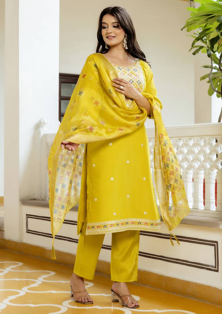Women's yellow viscose shimar silk kurta pant set with organza dupatt