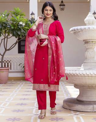 Women's pink viscose chanderi silk kurta pant set with organza dupatta 1