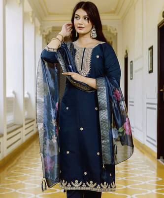 Women's navy blue viscose chanderi silk kurta pant set with organza dupatta 3