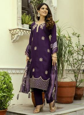 Women's wine viscose chanderi silk embroidered kurta pant set with jacquard organza dupatta 1