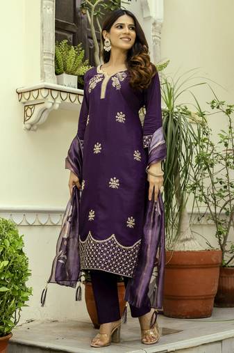 Women's wine viscose chanderi silk embroidered kurta pant set with jacquard organza dupatta