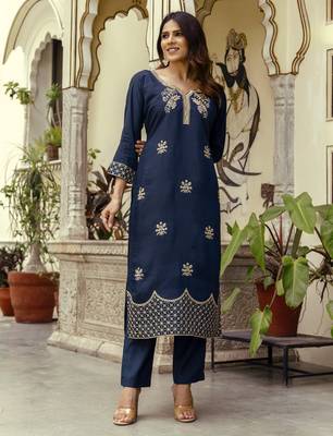 Women's navy blue viscose chanderi silk embroidered kurta pant set with jacquard organza dupatta 5
