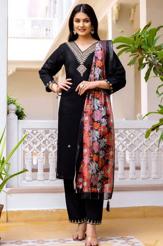 Women's black viscose chanderi silk embroidered kurta pant set with jacquard organza dupatta