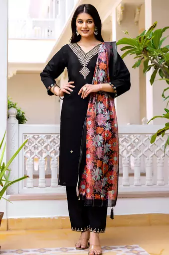 Women's black viscose chanderi silk embroidered kurta pant set with jacquard organza dupatta