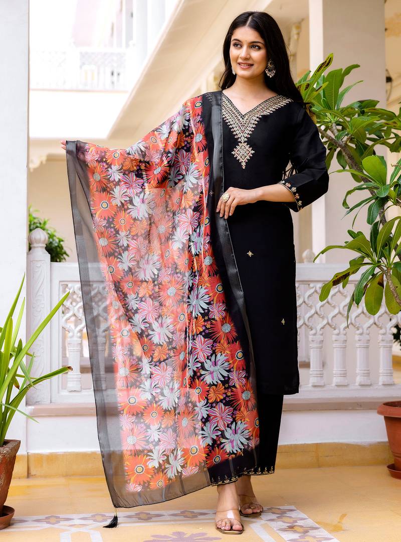 Women's black viscose chanderi silk embroidered kurta pant set with jacquard organza dupatta