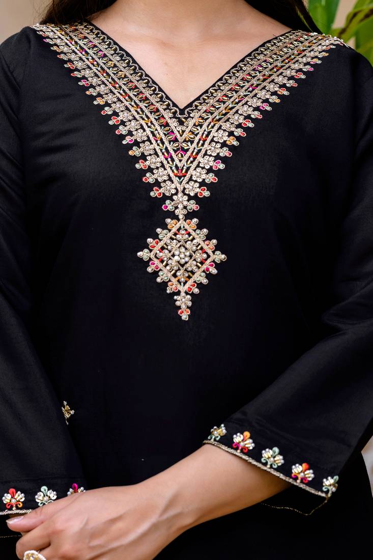 Women's black viscose chanderi silk embroidered kurta pant set with jacquard organza dupatta